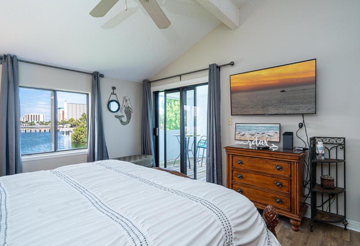 Holiday home 4-8 Shoreline Towers Townhome 8 - Free Setup