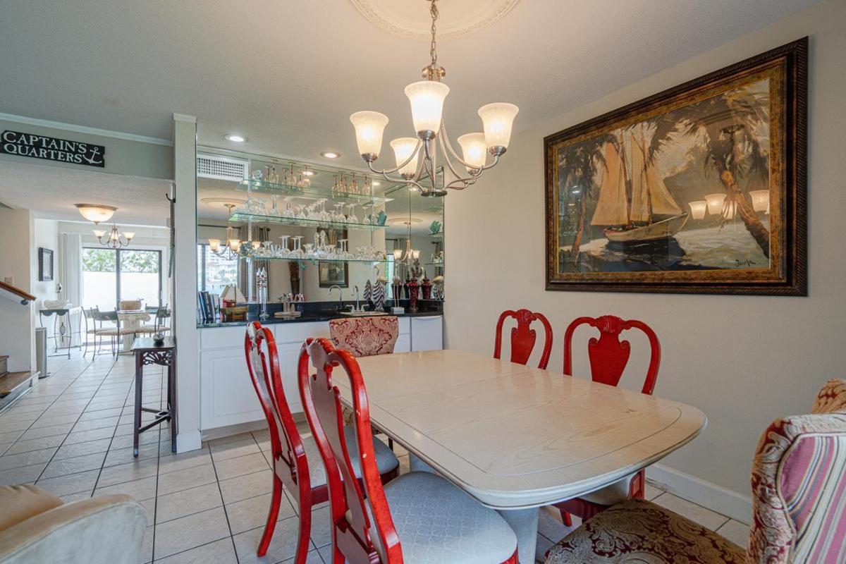4-8 Shoreline Towers Townhome 8 - Free Setup *