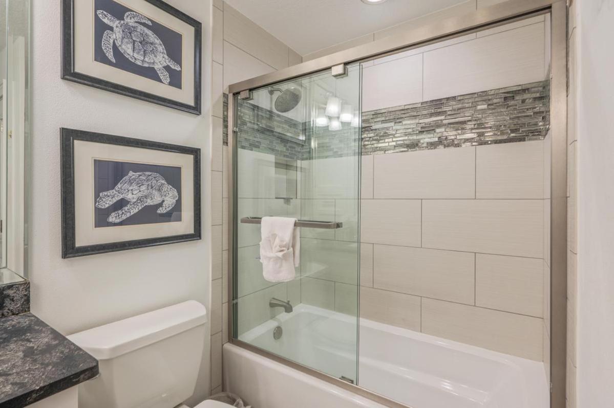 1125 Shoreline Towers Penthouse 3bd Free Set Garage Space