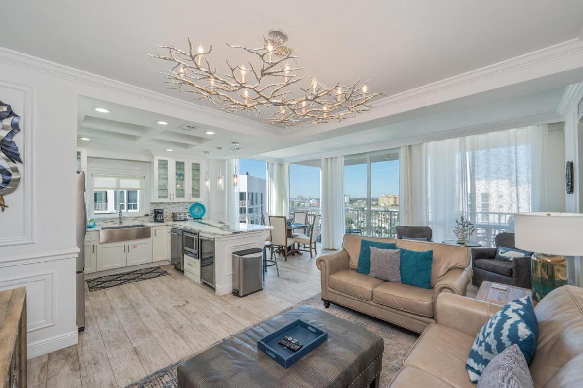 Holiday home 1125 Shoreline Towers Penthouse 3bd Free Set Garage Space *