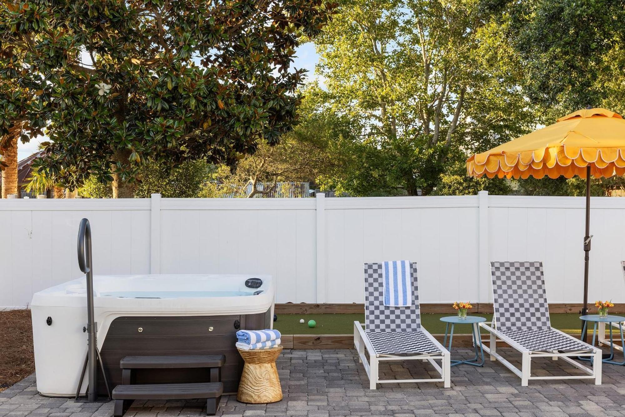 Holiday home Bohemian Retreat Fully Stocked Near W Pool Outdoor Dining Destin