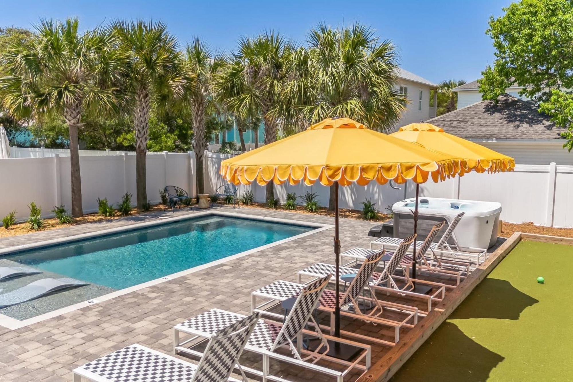 Holiday home Bohemian Retreat Fully Stocked Near W Pool Outdoor Dining Destin