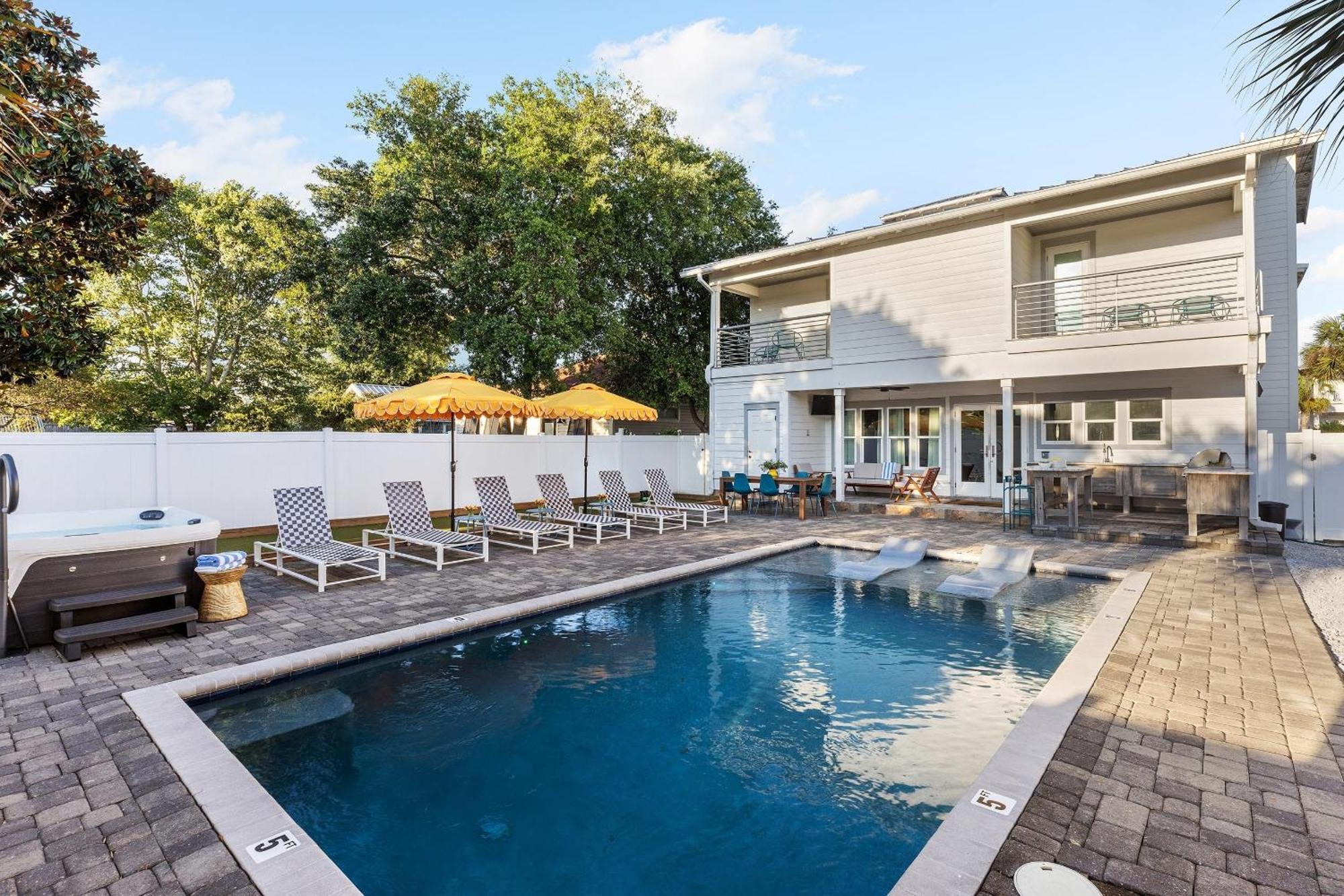 Bohemian Retreat Fully Stocked Near W Pool Outdoor Dining Holiday home