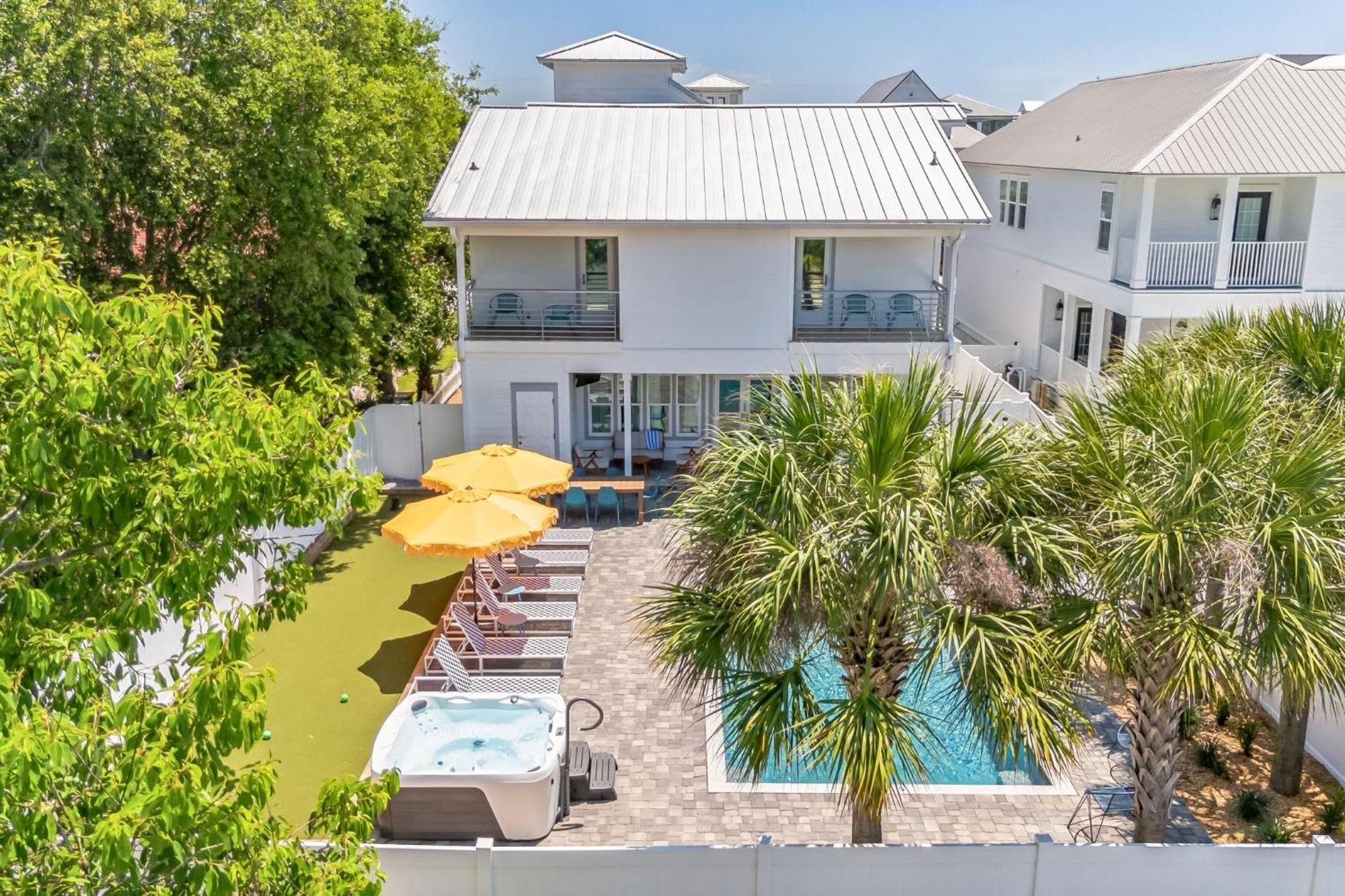 Bohemian Retreat Fully Stocked Near W Pool Outdoor Dining Holiday home *