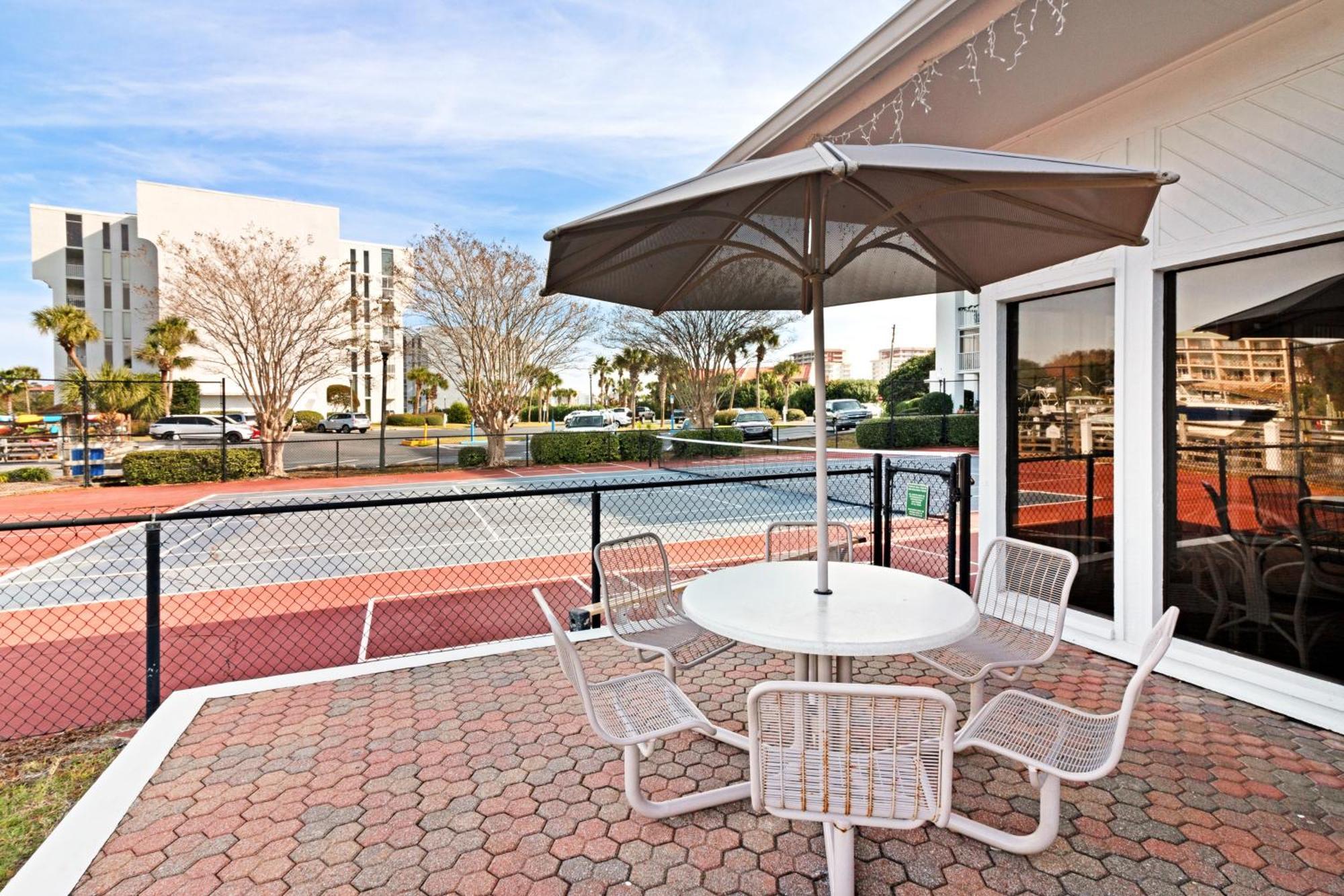 Apartment Dolphin Point 702a *