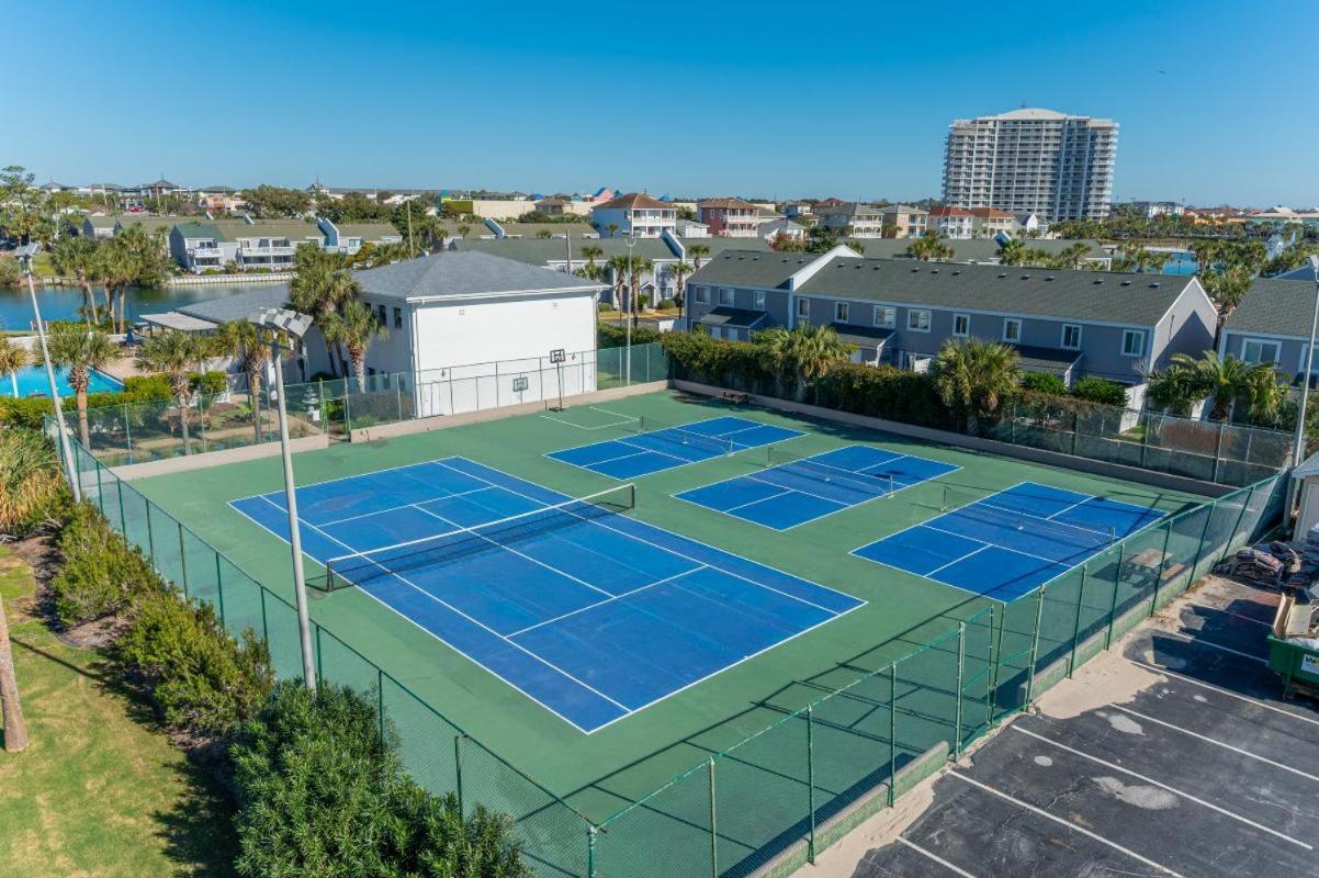 1056 Shoreline Towers Spacious & Charming * Destin