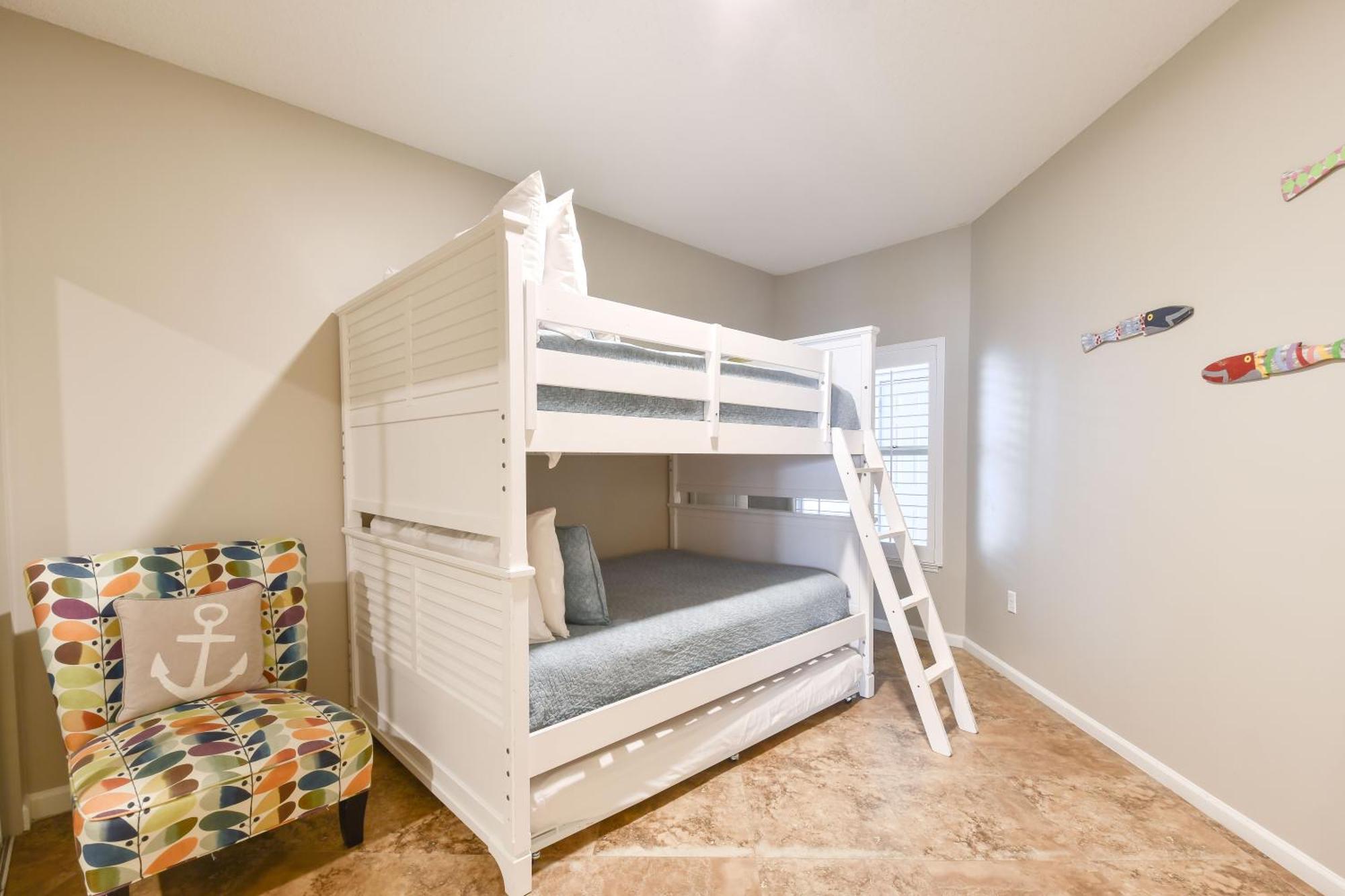 Sterling Sands 101 Apartment *