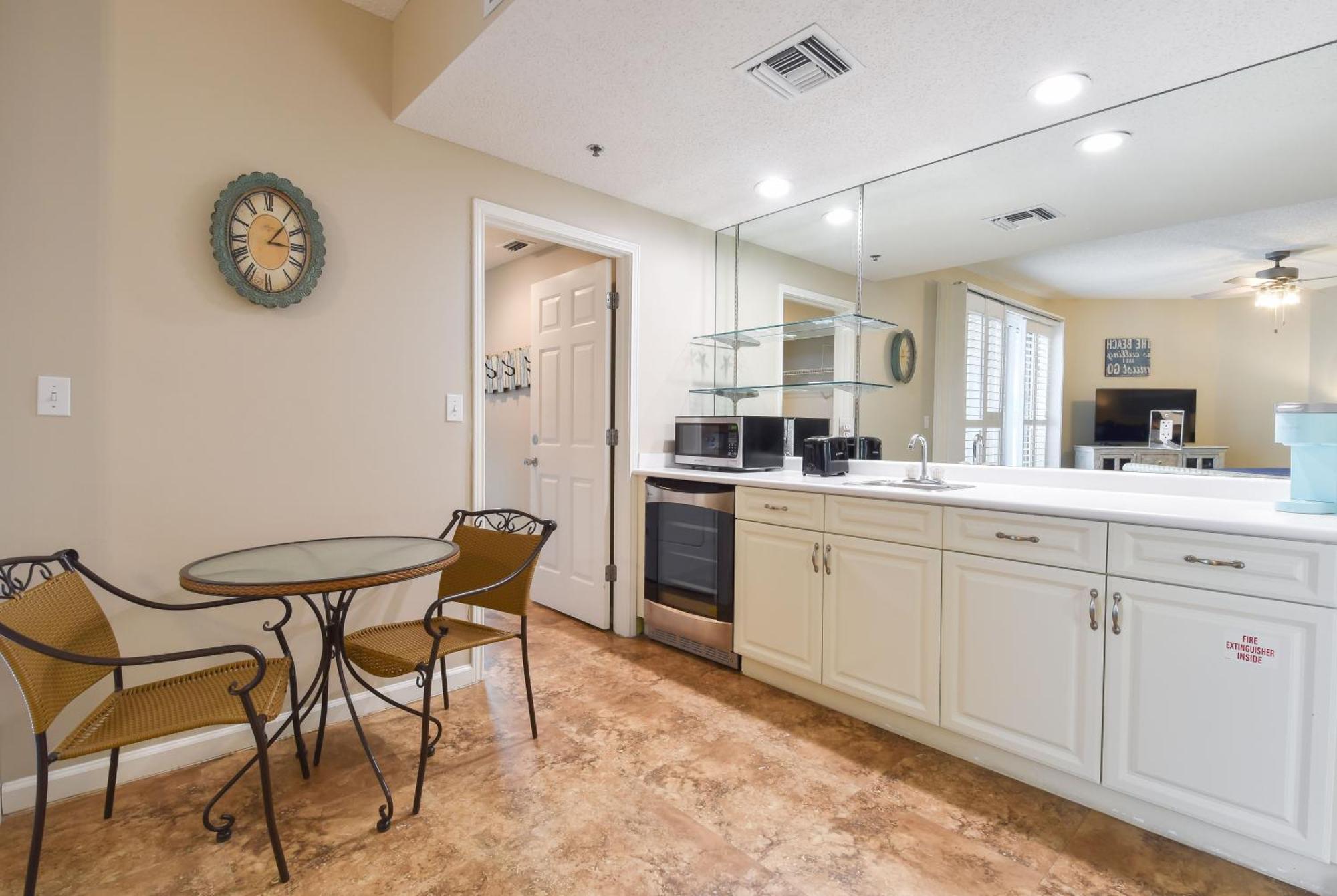 Sterling Sands 101 Apartment *