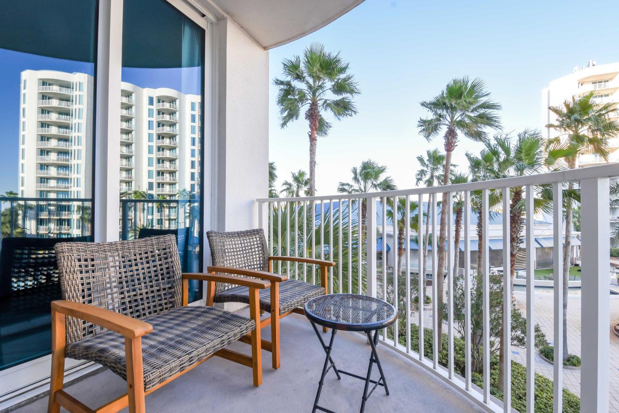 The Palms Of 2309 Junior Apartment