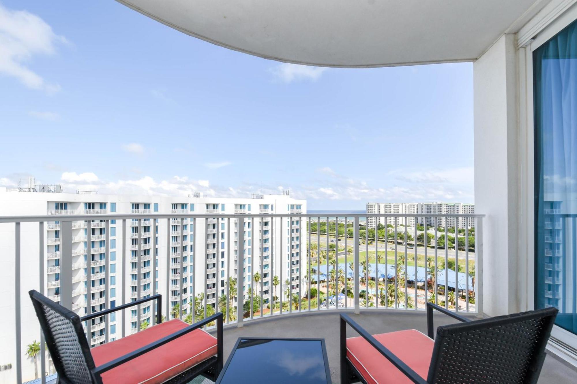 Apartment The Palms Of 21203 Junior