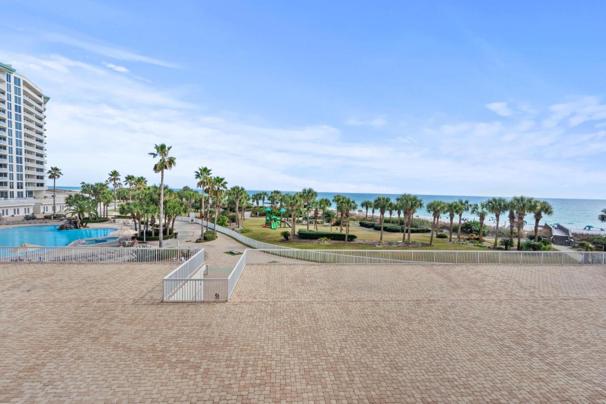 - Front 3- 4 Bedroom Okaloosa Apartment Destin