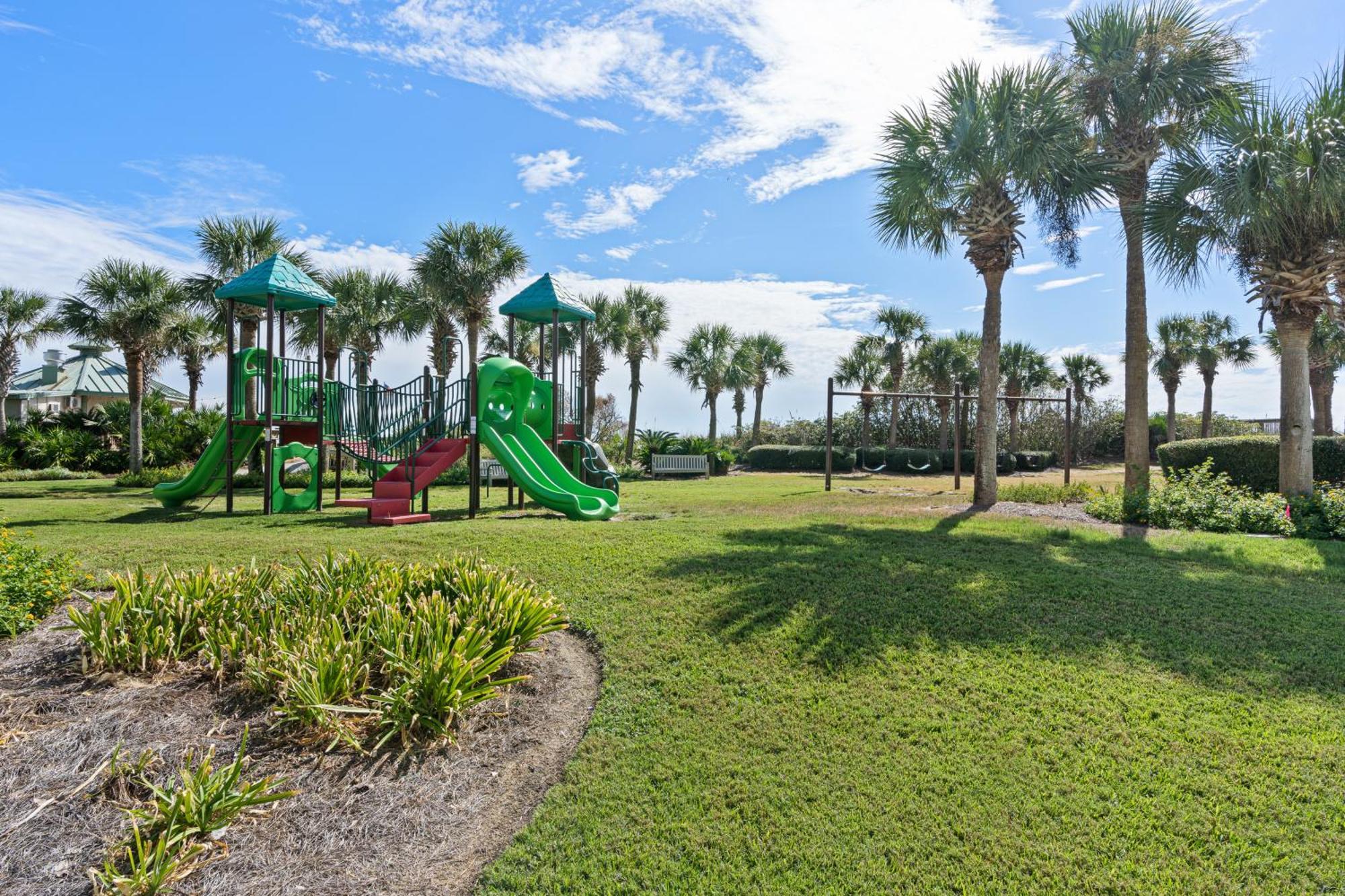 - Front 3- 4 Bedroom Okaloosa Apartment *