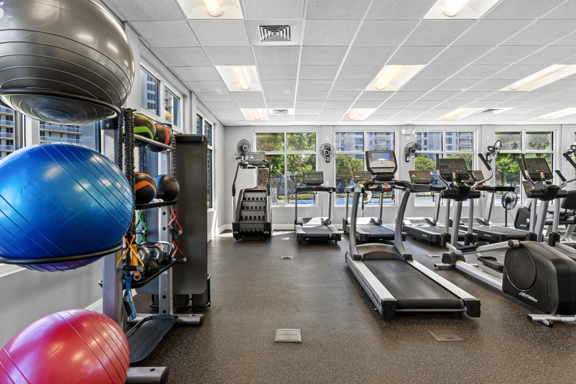 - Front 3- 4 Bedroom Okaloosa Apartment *