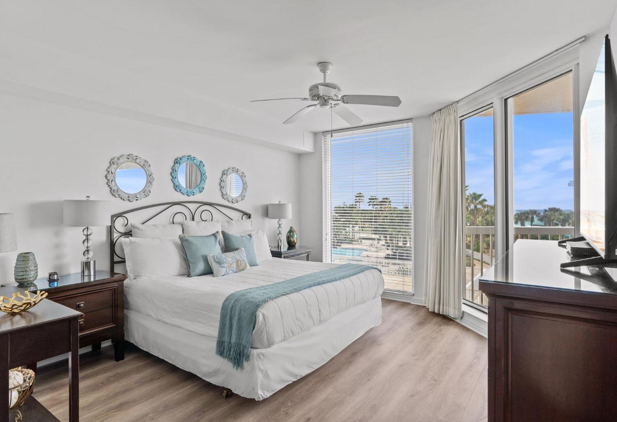 - Front 3- 4 Bedroom Okaloosa Destin