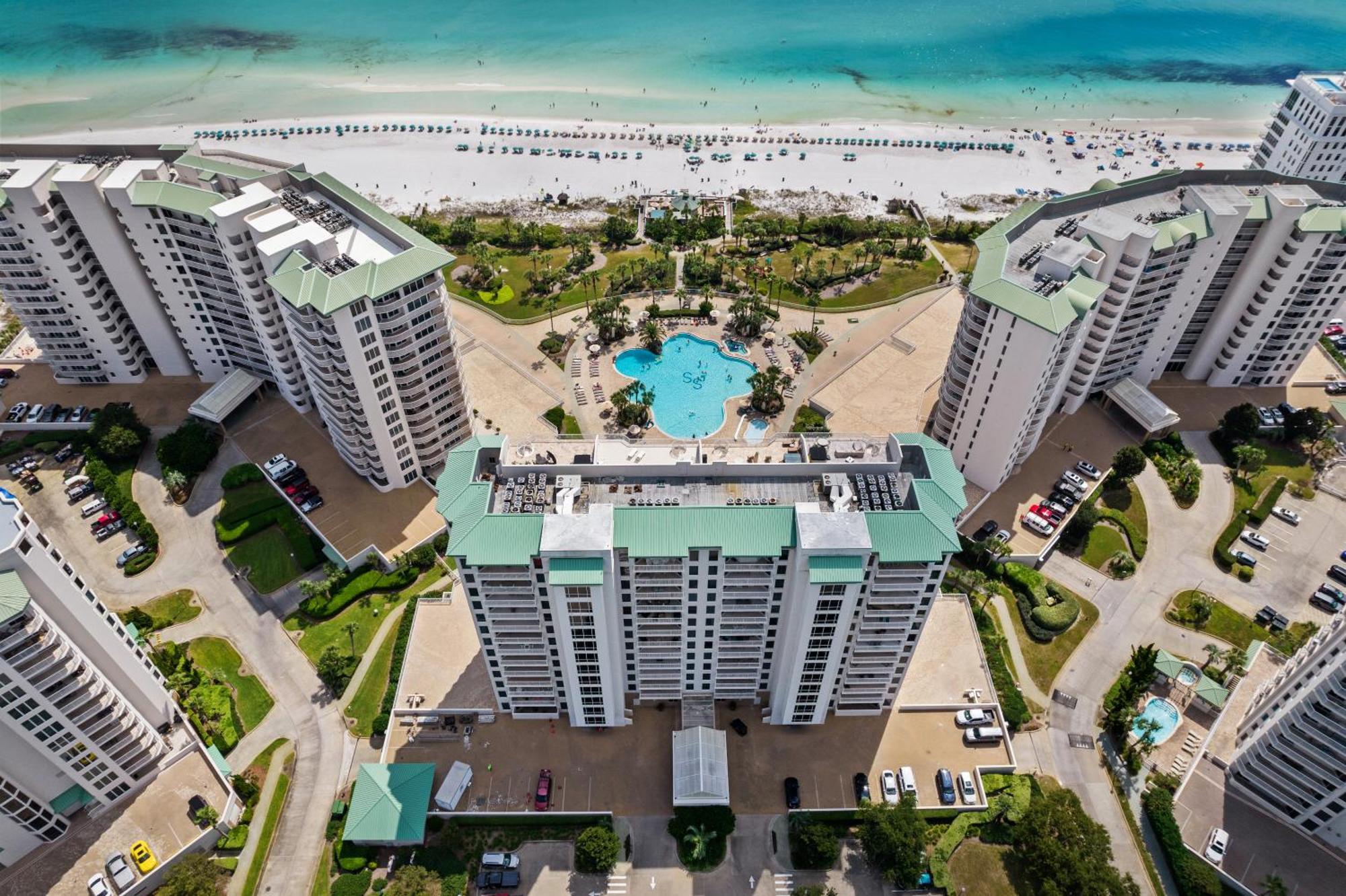 - Front 3- 4 Bedroom Okaloosa Apartment Destin