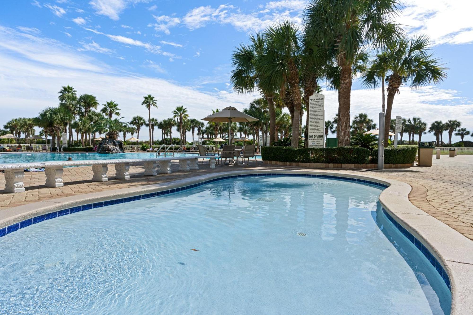 - Front 3- 4 Bedroom Okaloosa Destin