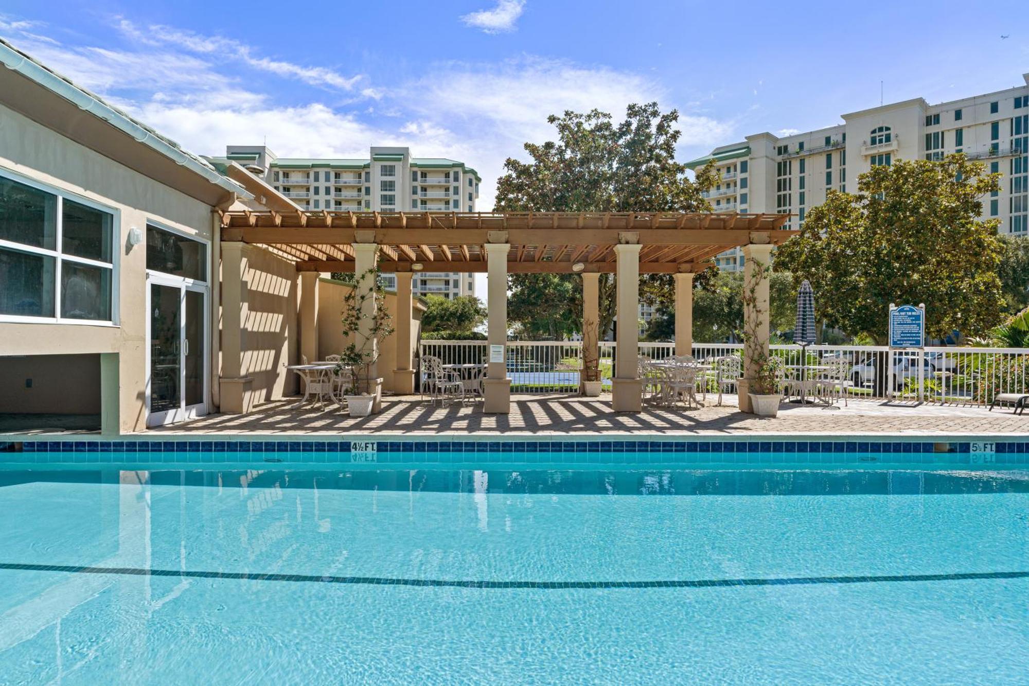 - Front 3- 4 Bedroom Okaloosa * Destin