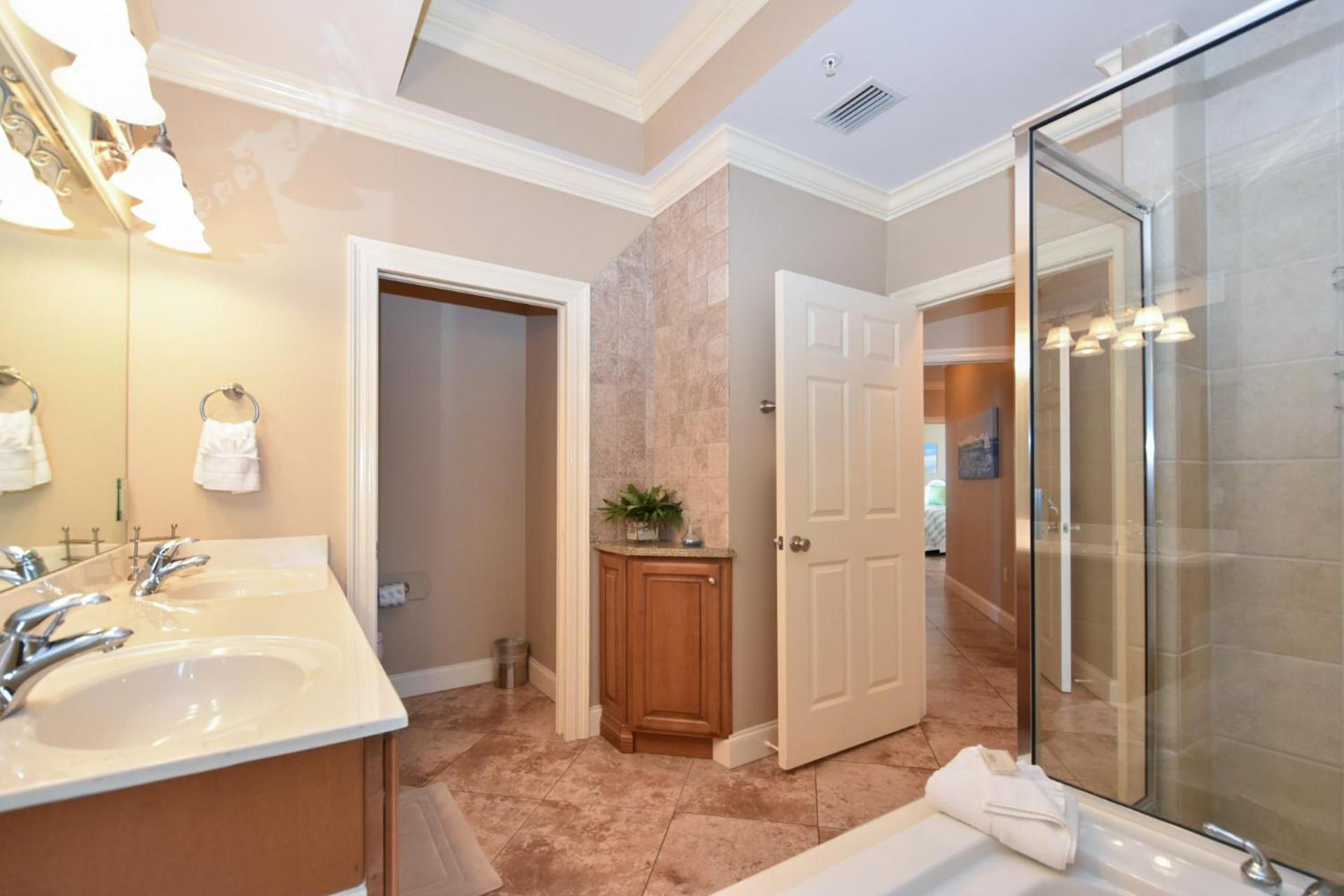 Apartment Silver Towers W1703