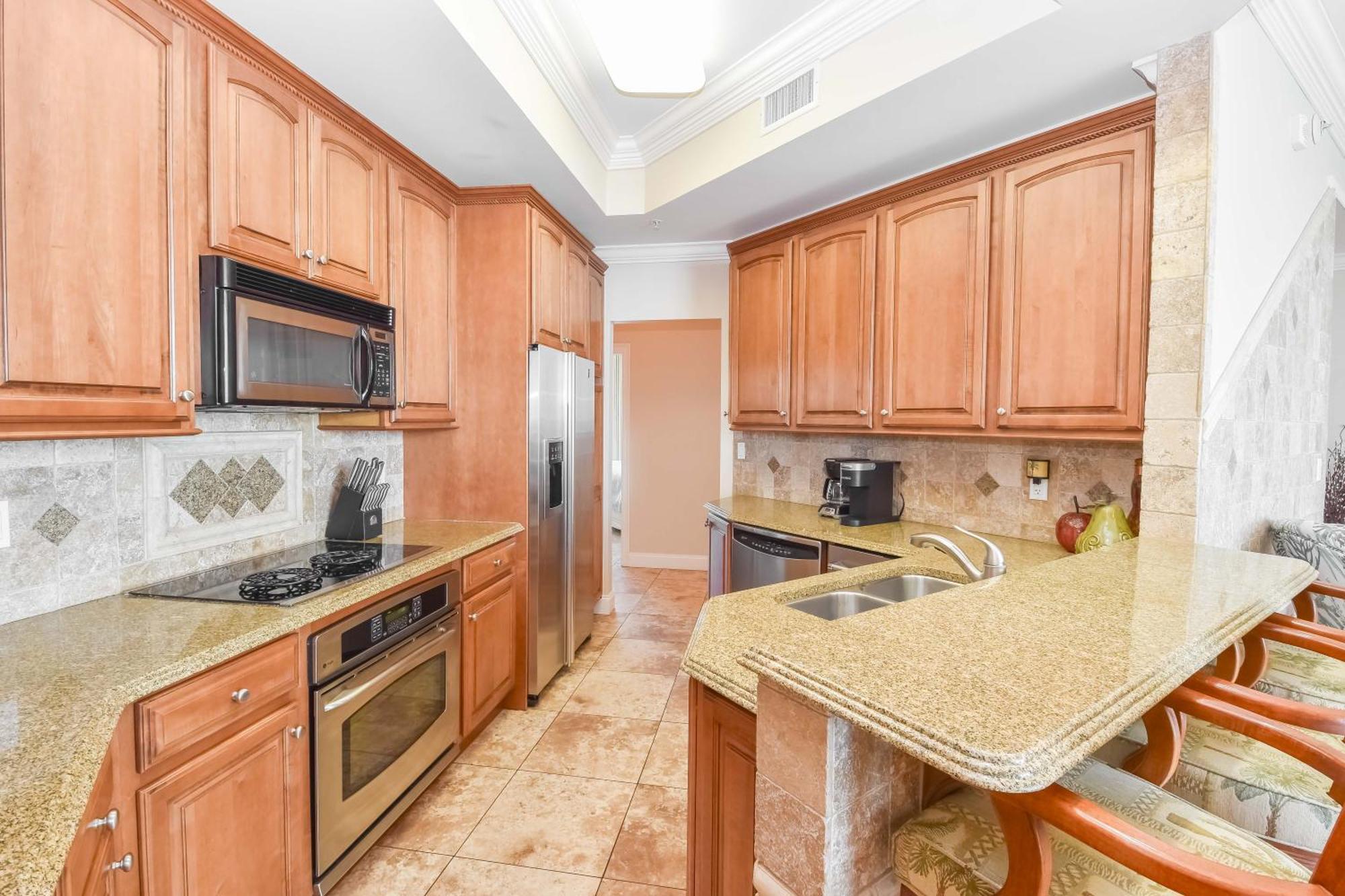Silver Towers W1703 Apartment *