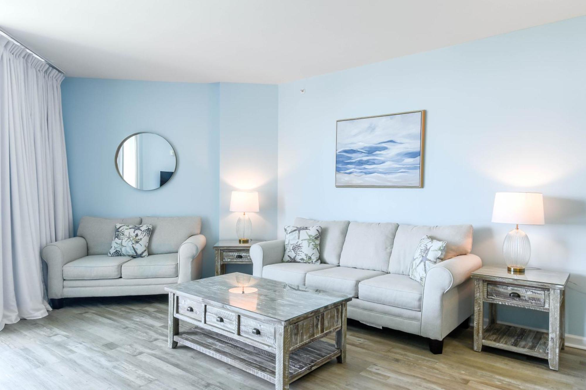 The Palms Of 21112 Junior Apartment