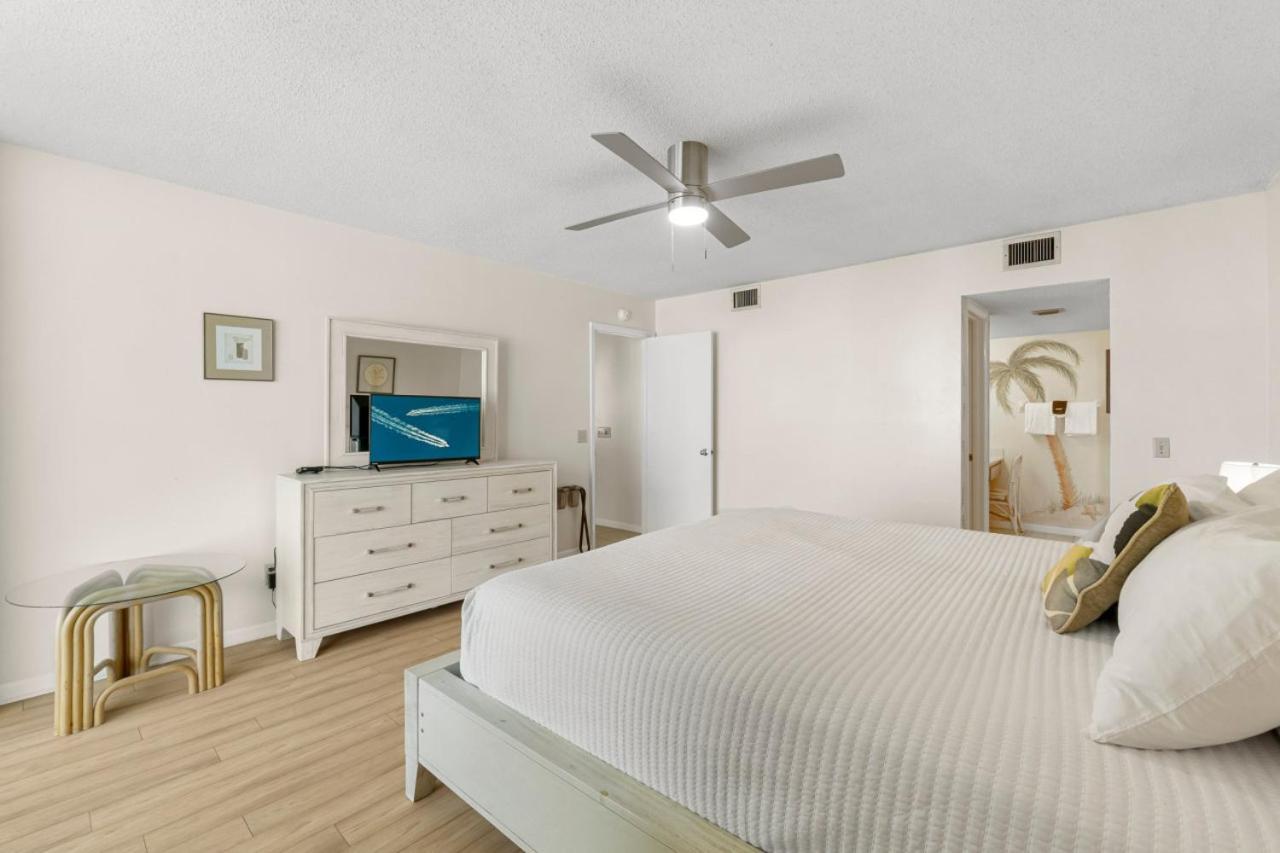 Breathtaking Gulf View 2 Bed 2 Bath Destin