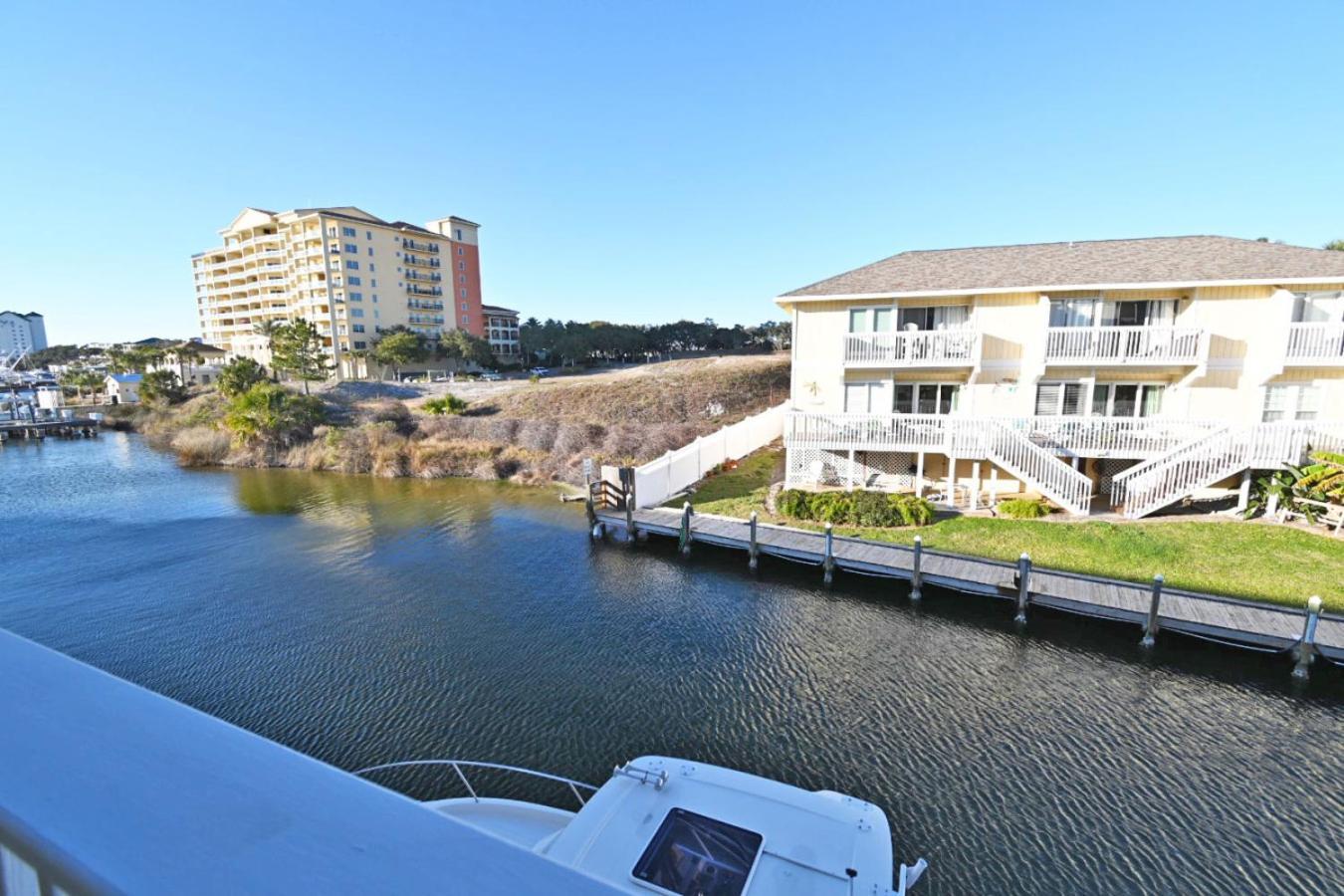 Sandpiper Cove Unit 4115 Bring Your Boat Canal 2 Bedroom 2 Bathroom Holiday home Destin