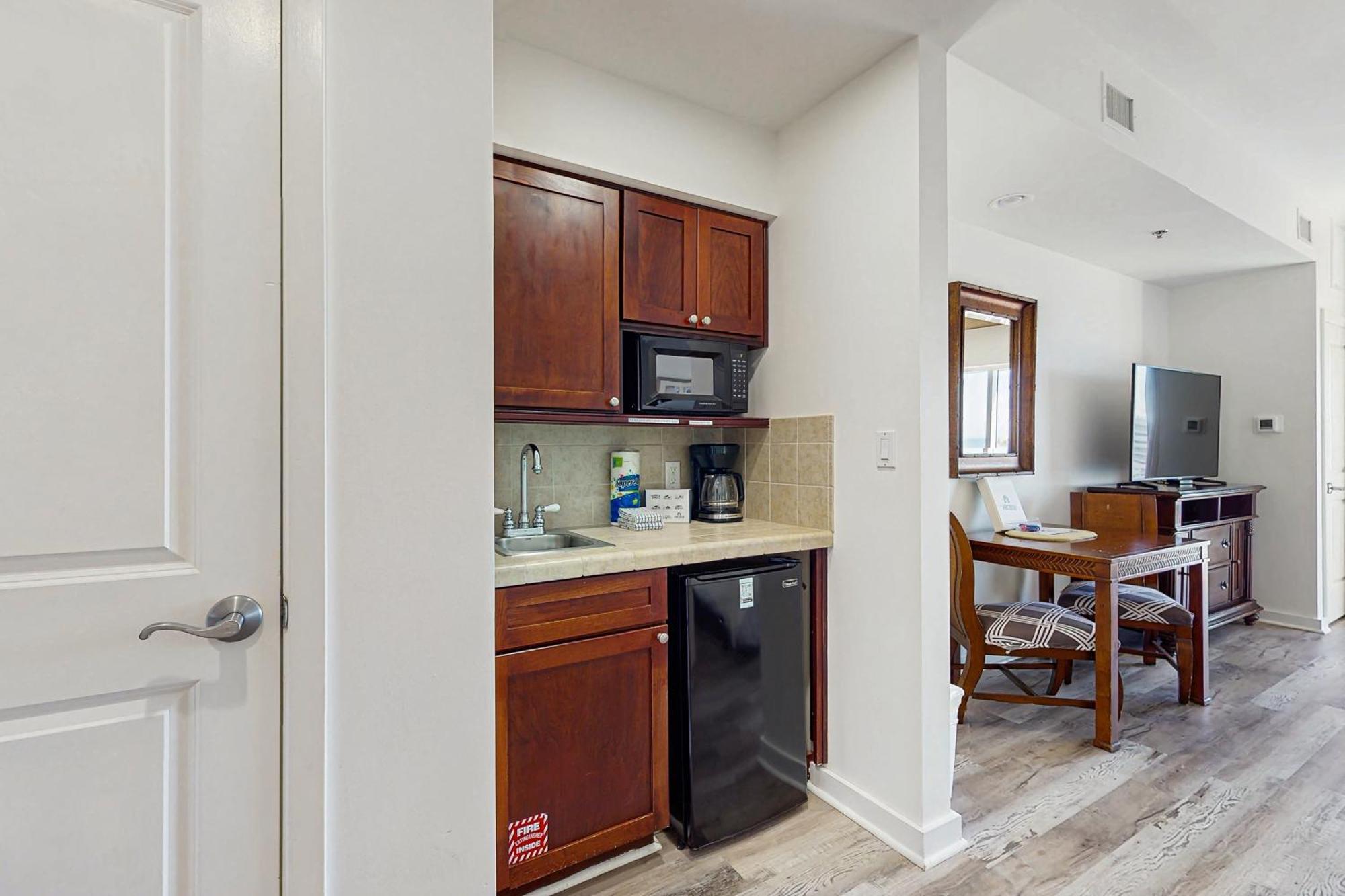 Apartment Luau 7501 And 7503 Destin