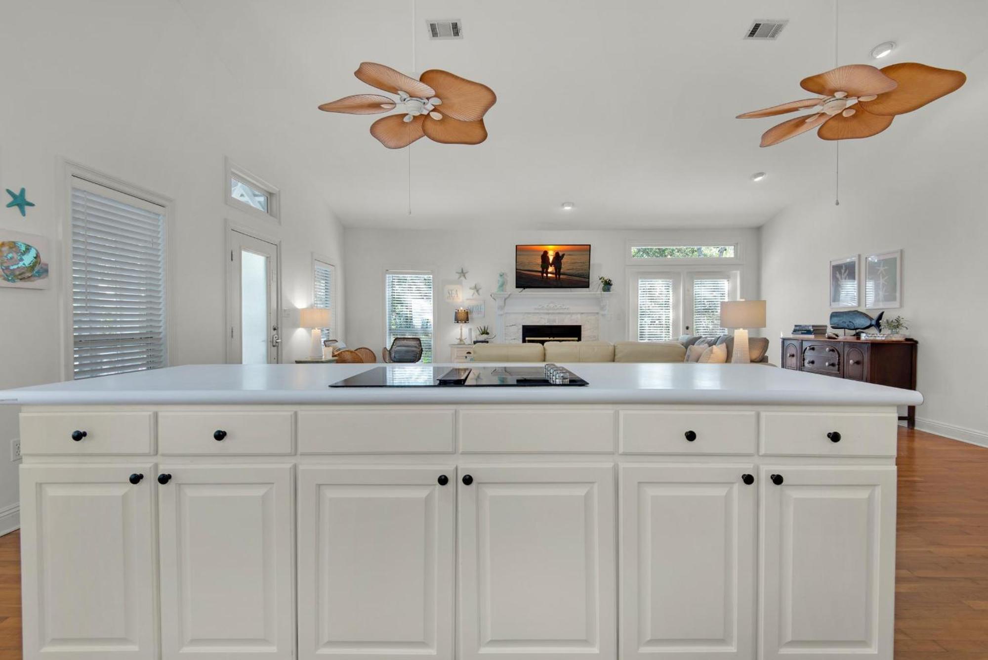 Holiday home Beachwood Bliss
