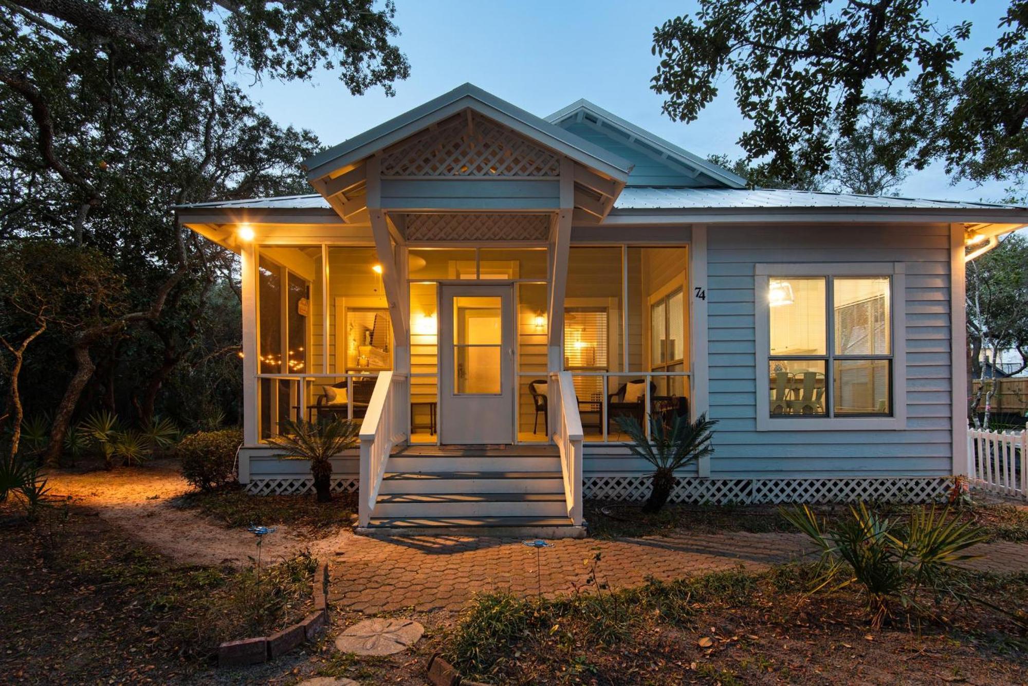 Holiday home Beachwood Bliss