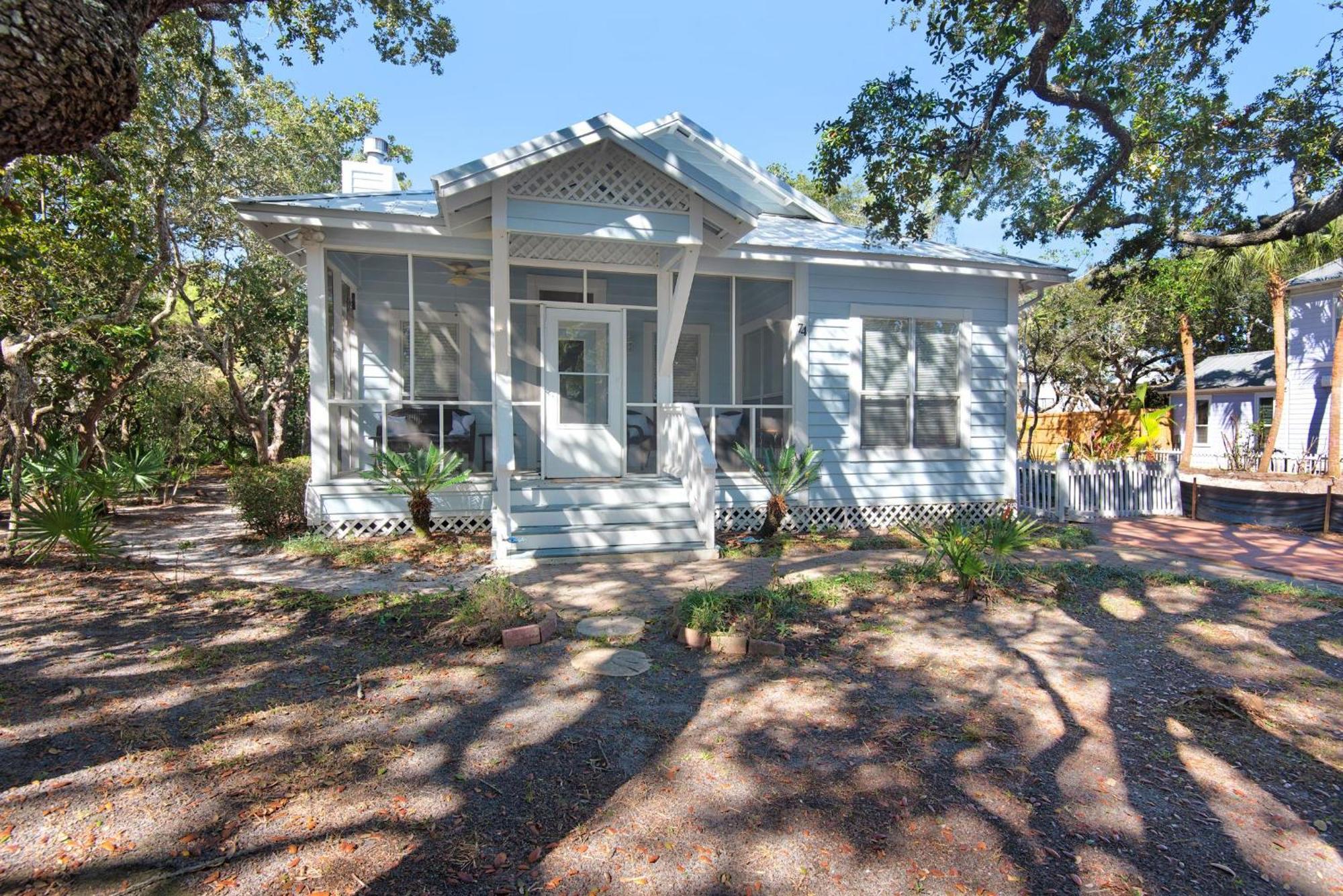 Holiday home Beachwood Bliss