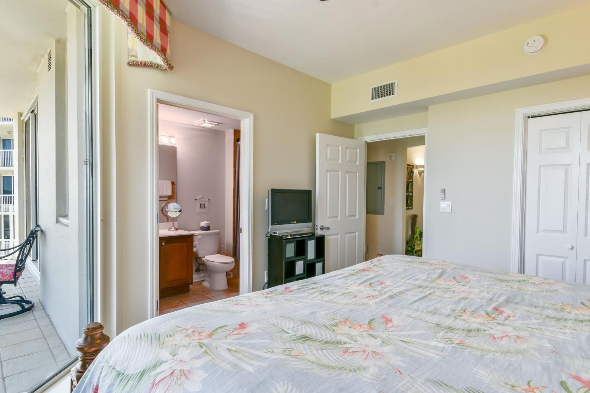 Silver Towers W601 Apartment *