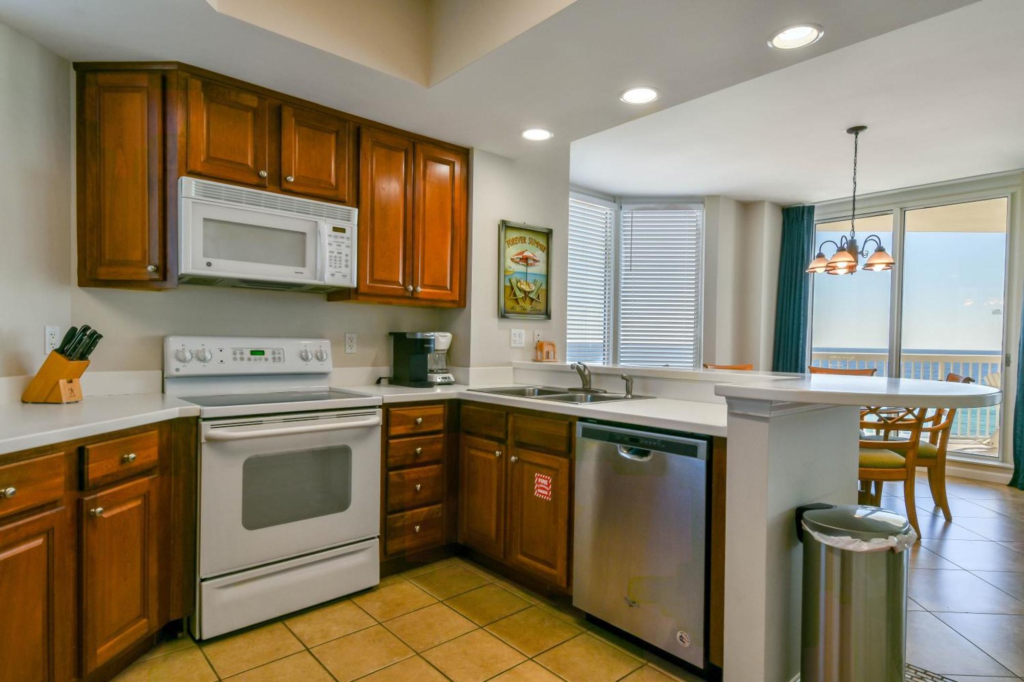 Silver Towers W601 Apartment