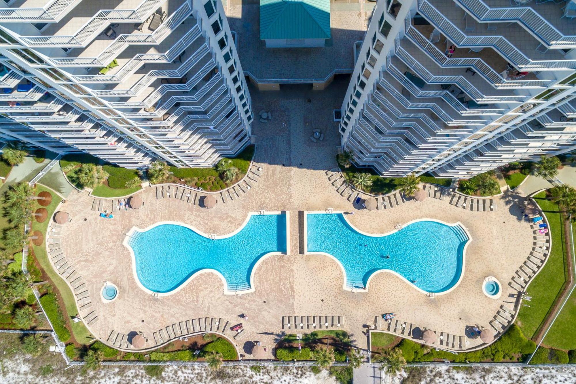 Silver Towers W302 *