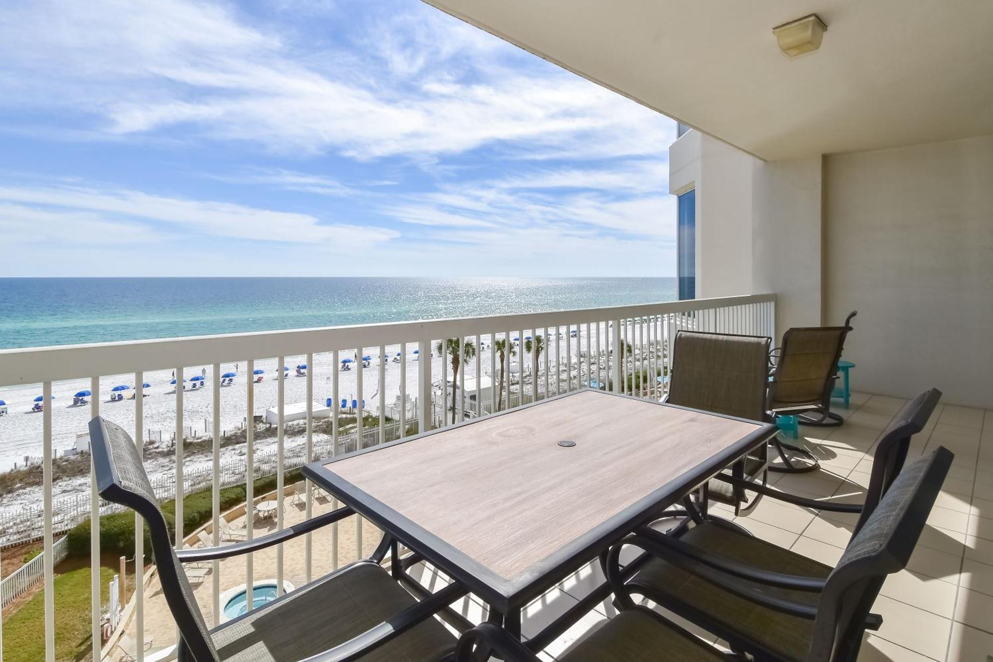 Silver Towers E504 Apartment *