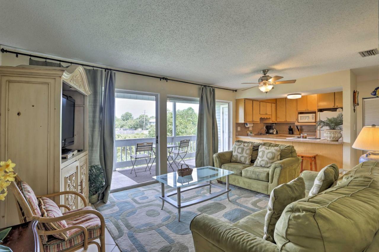 Apartment Cozy With Pool Access Walk To Beach!