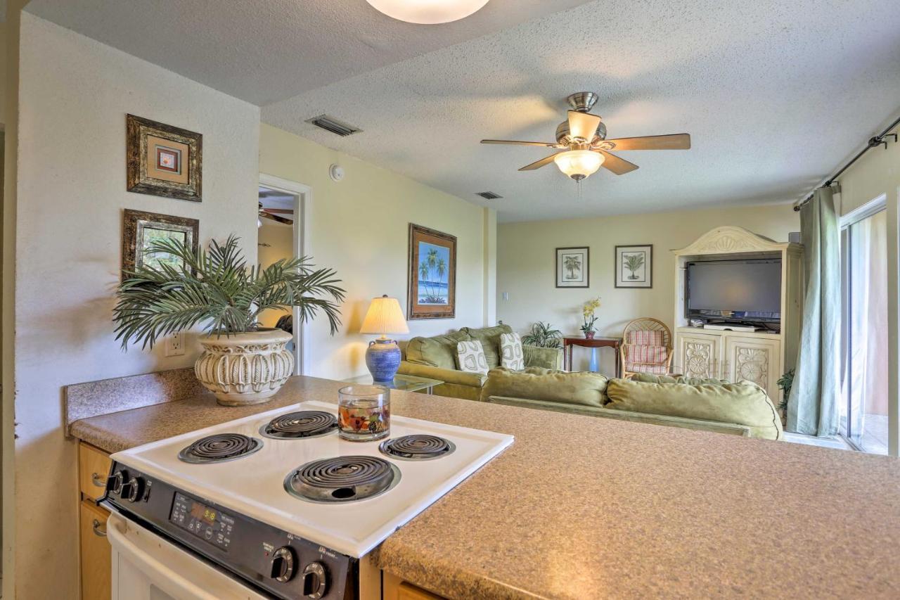 Cozy With Pool Access Walk To Beach! Apartment Destin