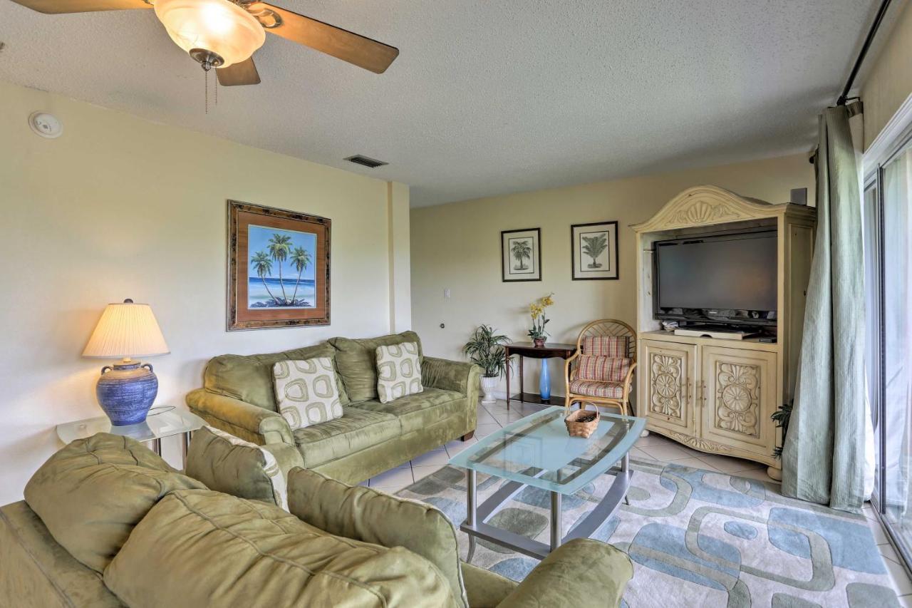 Cozy With Pool Access Walk To Beach! Destin