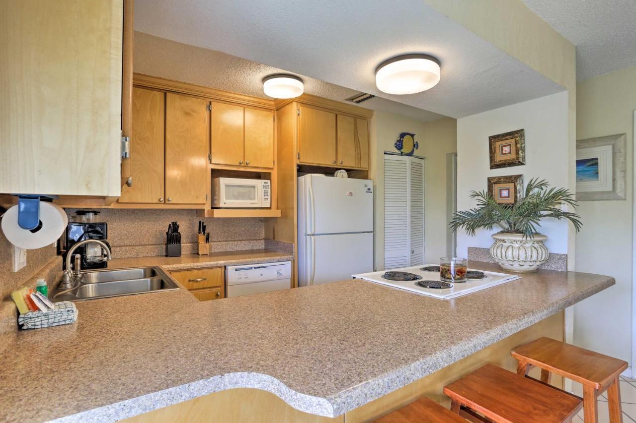 Cozy With Pool Access Walk To Beach! Destin