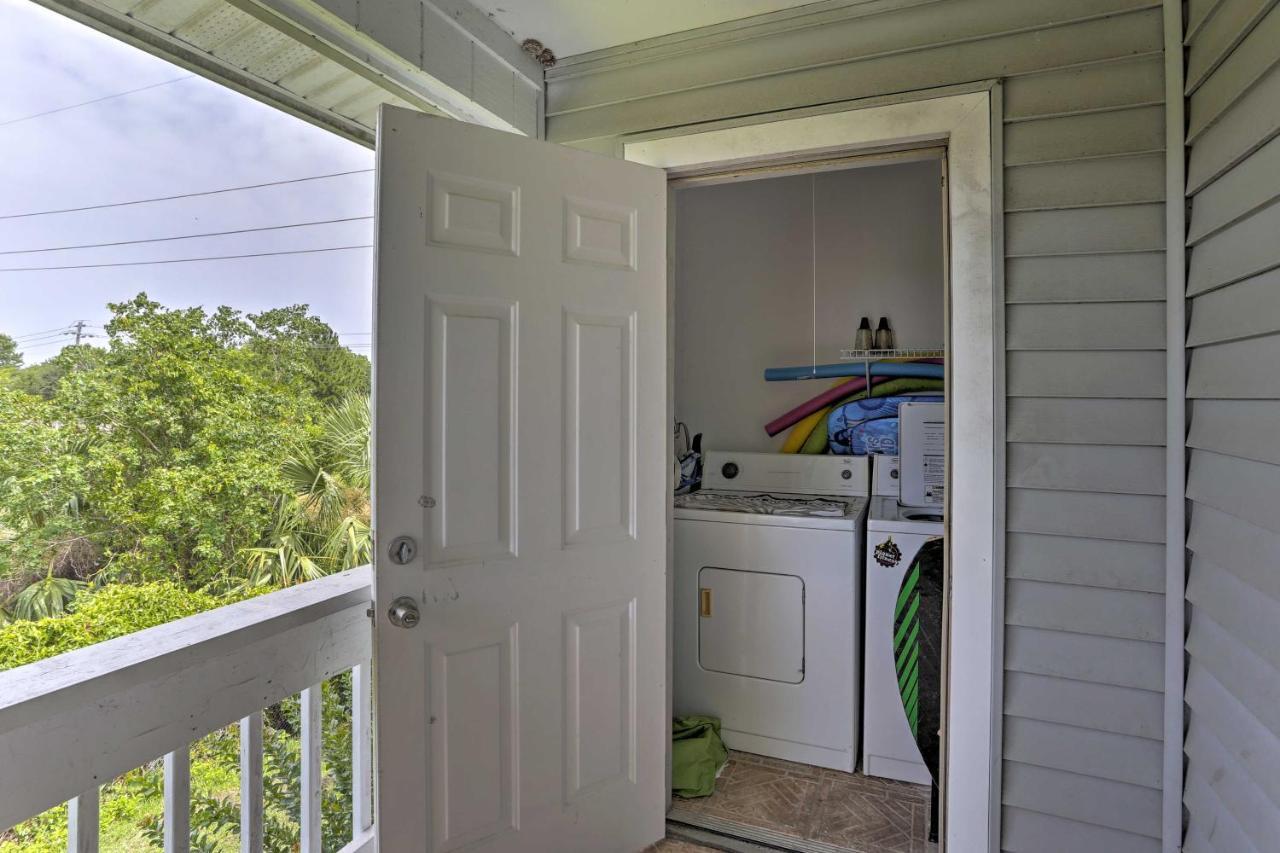 Apartment Cozy With Pool Access Walk To Beach!