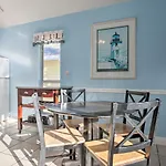 Charming Destin Cottage Walk To Beach And Dining!