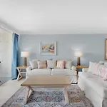 Dolphin Point 404C
