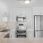 Dolphin Point 404C