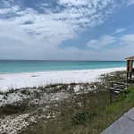 Spacious 4Br Beach Home With Golf Cart & Pool Access