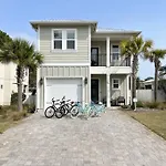 Spacious 4Br Beach Home With Golf Cart & Pool Access