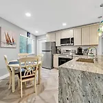 Crystal Village II 6B - Close To The Beach 2Bd 2Ba