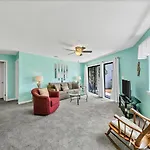 Crystal Village II 18A - 2Bedroom 2Ba Condo Near The Beach Sleeps 6!
