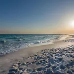 Private Beach Entrance! Pet Friendly! Clm 7A!