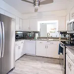 Cozy Beach Oasis 2 Bdrm Condo In Destin