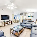 5 Bed 2 Bath Vacation Home In Destin