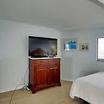 Edgewater 1004
